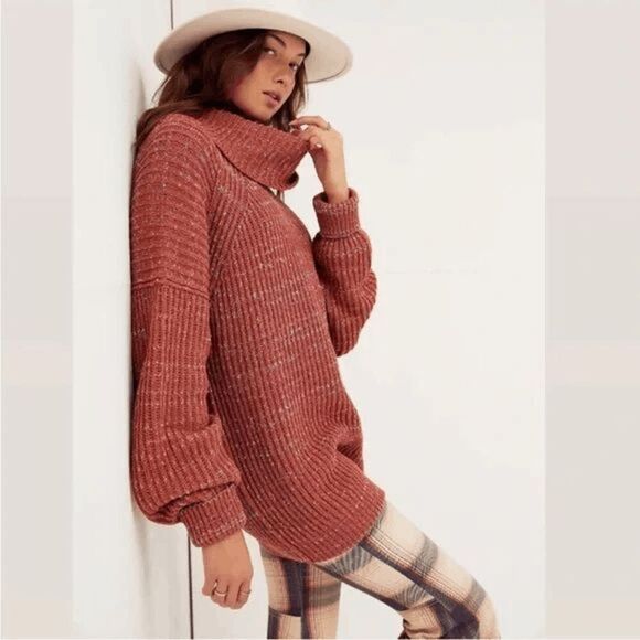 Free People Leo Tunic Sweater Womens Medium Wine Rib Cowl Neck Oversized NWT - Picture 11 of 11